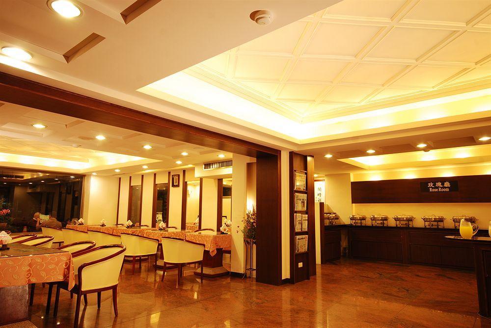 The Enterpriser Hotel Taichung Exterior photo