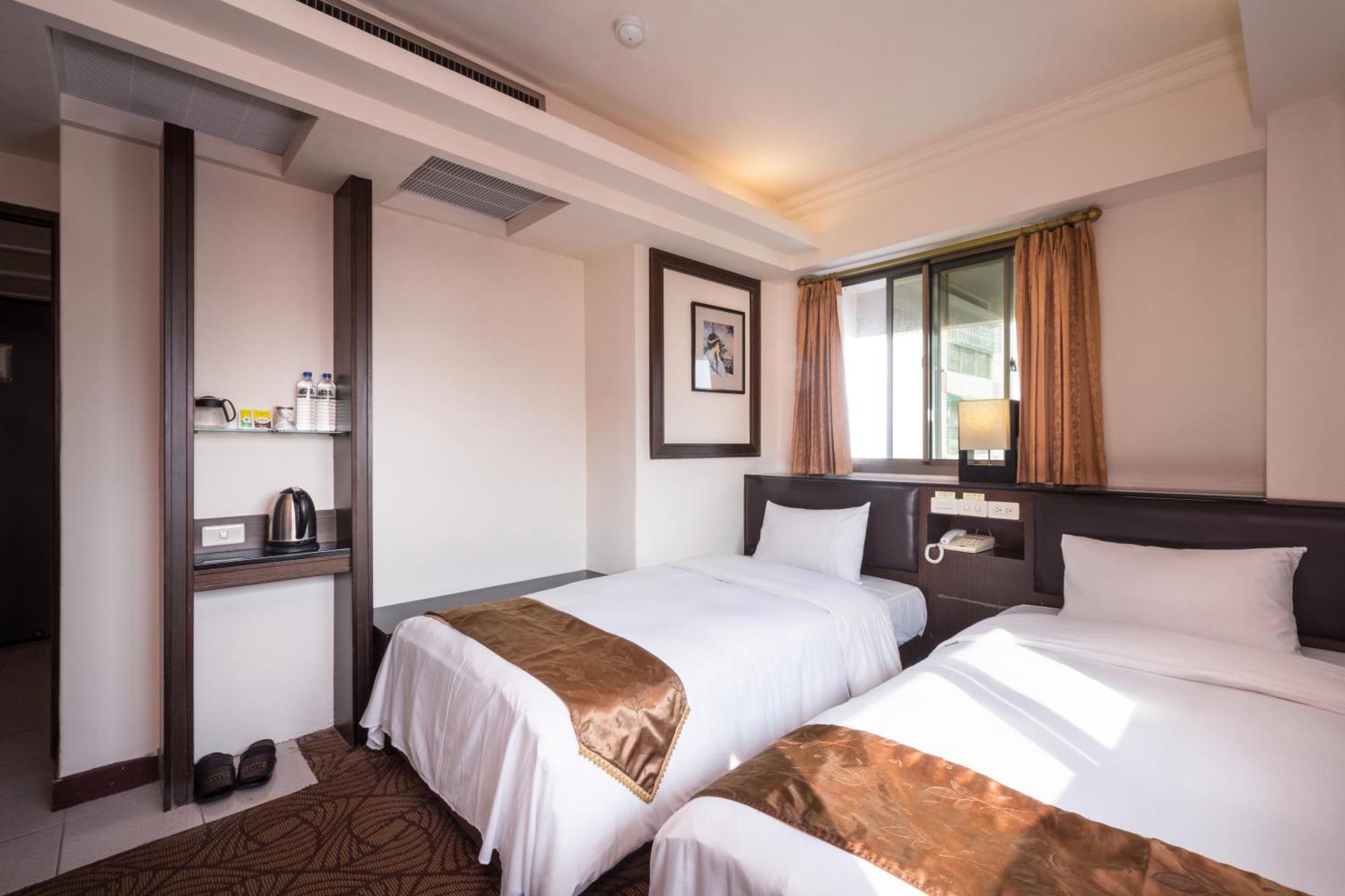 The Enterpriser Hotel Taichung Exterior photo