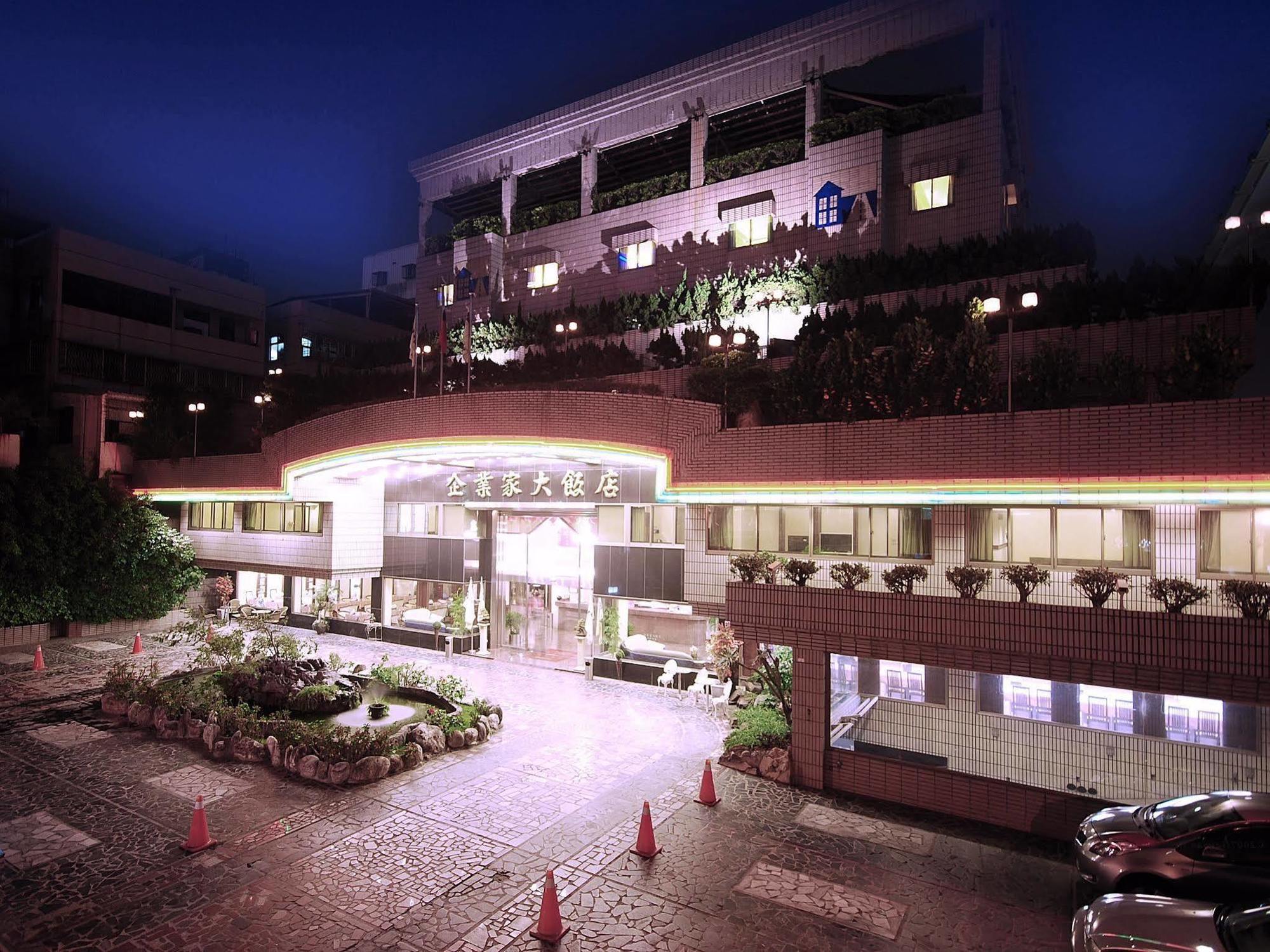 The Enterpriser Hotel Taichung Exterior photo