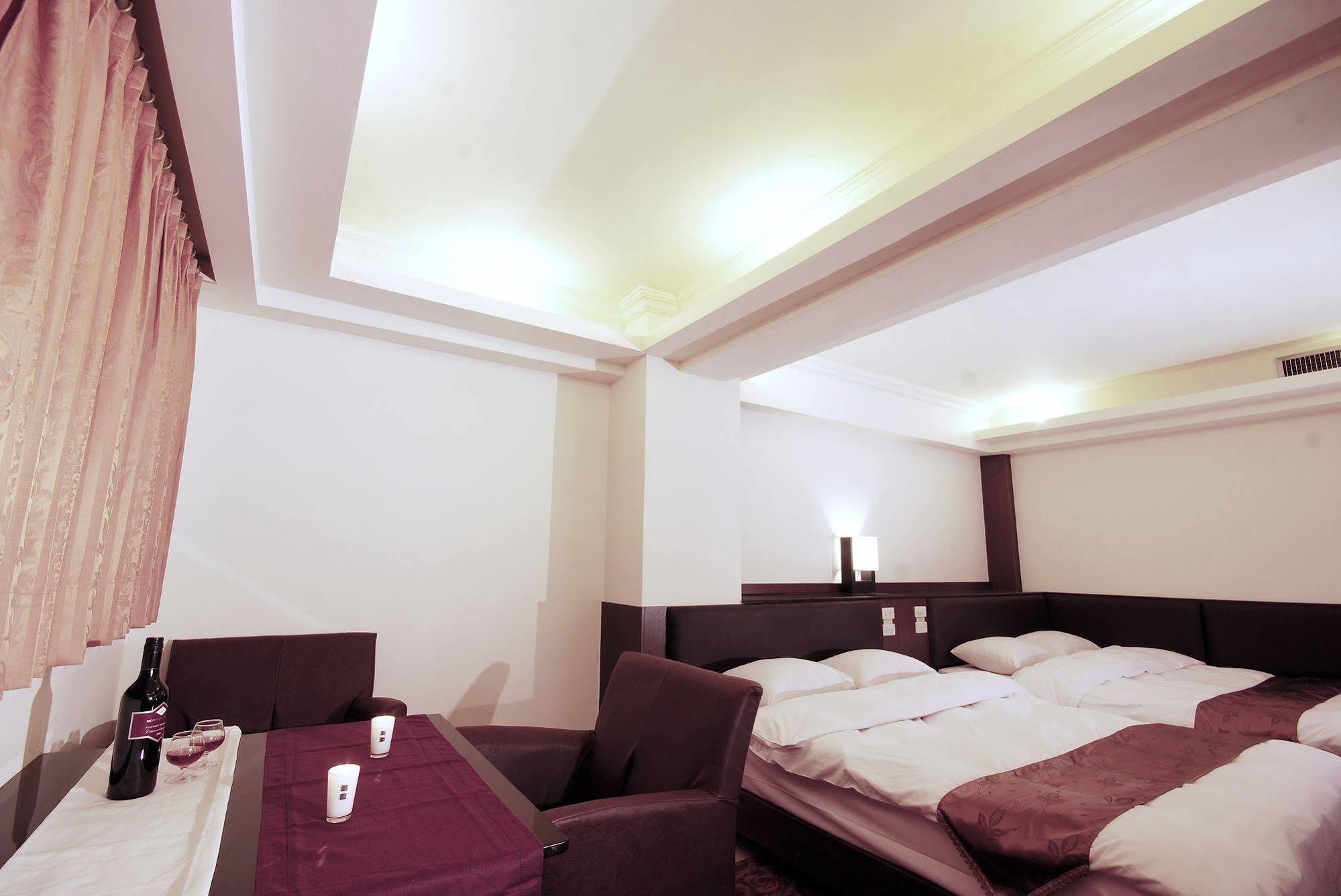 The Enterpriser Hotel Taichung Exterior photo