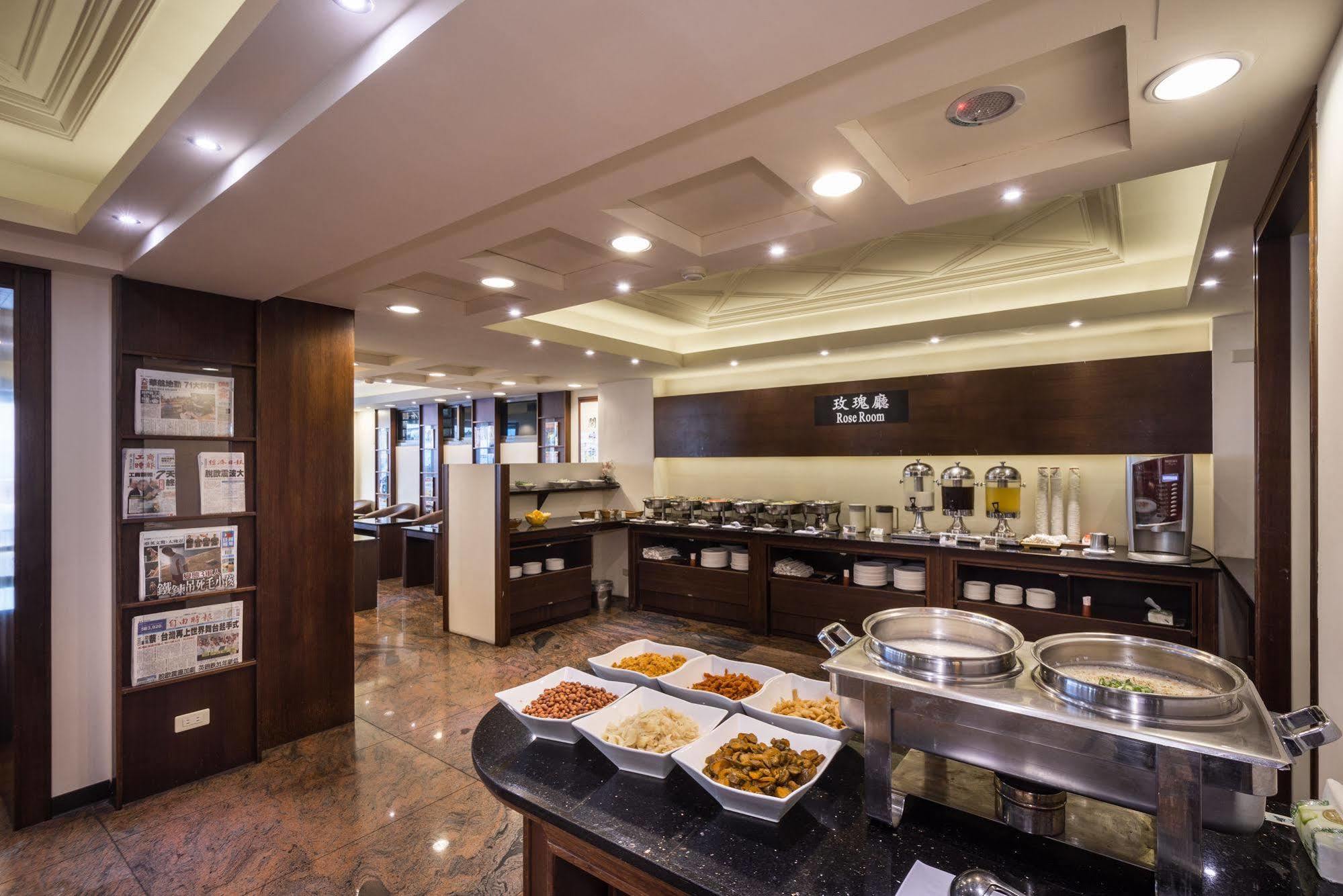 The Enterpriser Hotel Taichung Exterior photo