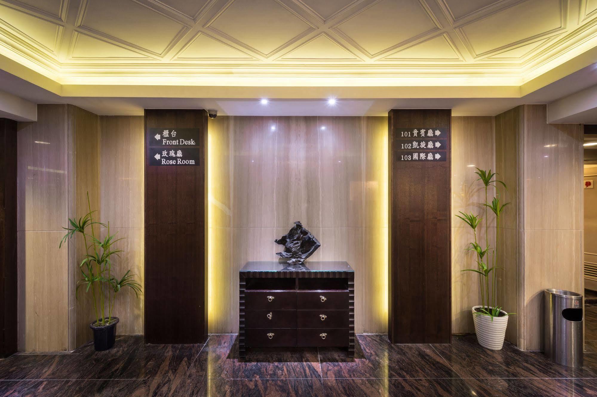 The Enterpriser Hotel Taichung Exterior photo