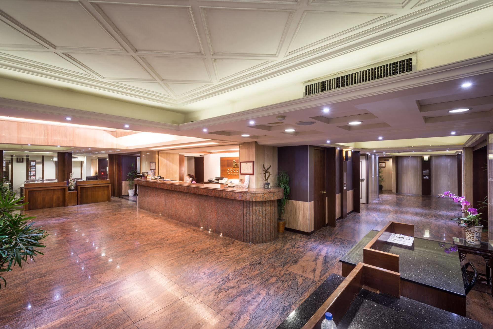 The Enterpriser Hotel Taichung Exterior photo