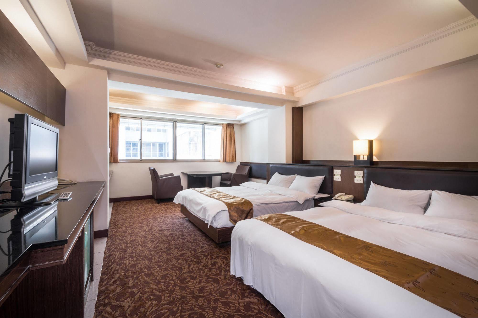 The Enterpriser Hotel Taichung Exterior photo