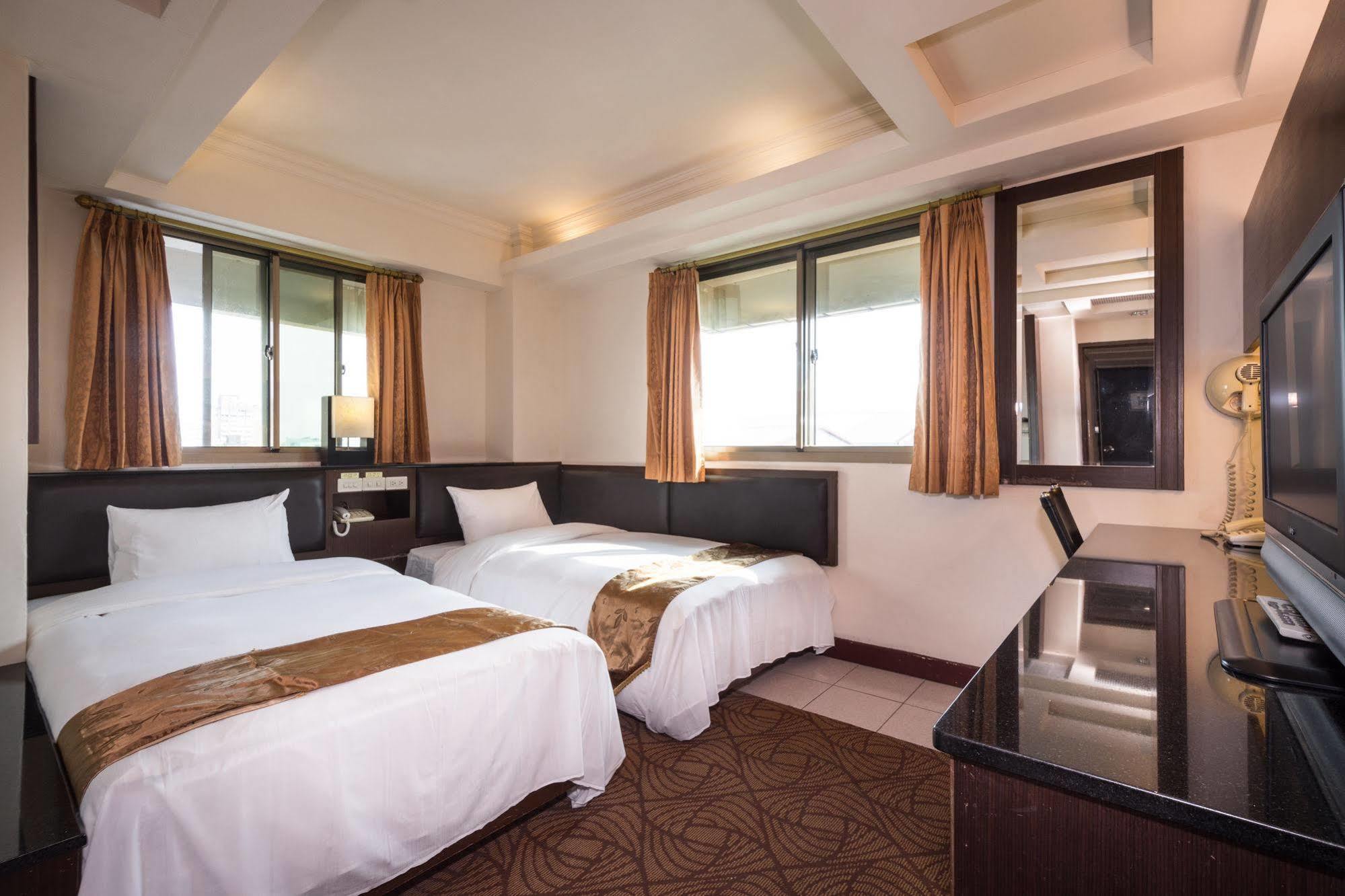 The Enterpriser Hotel Taichung Exterior photo